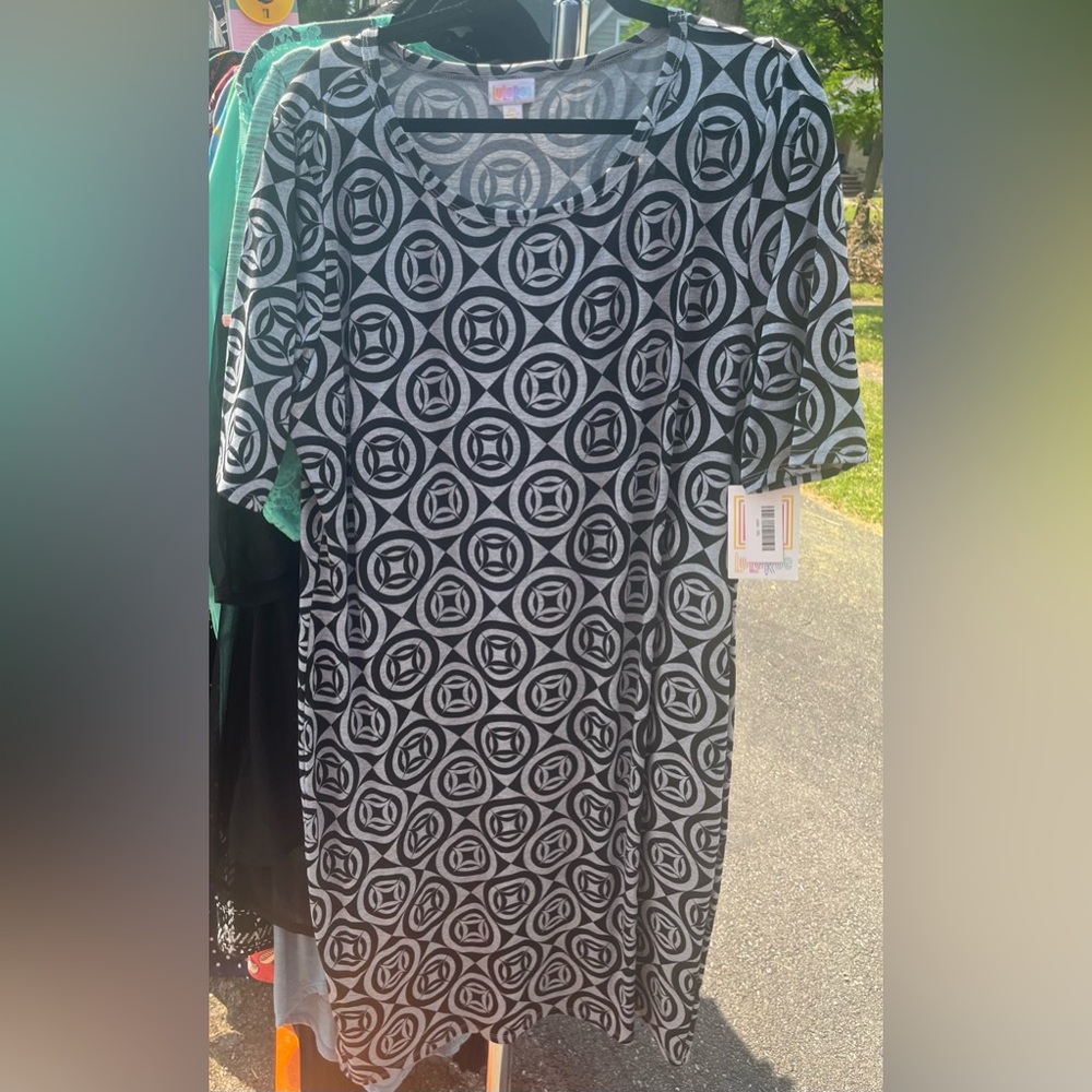 LuLaRoe Black and Gray Short Sleeve Julia Dress with Spiral Design